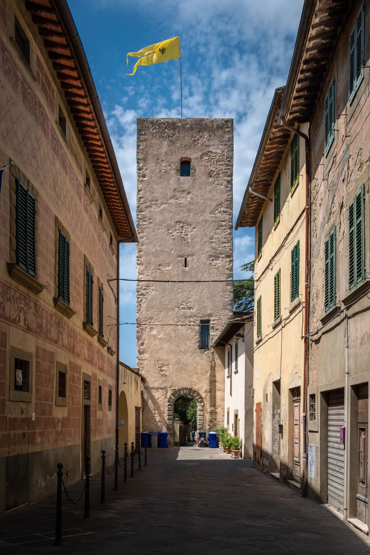 La Torre Guinigi all'estremità opposta del borgo