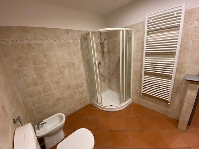 Bagno con doccia