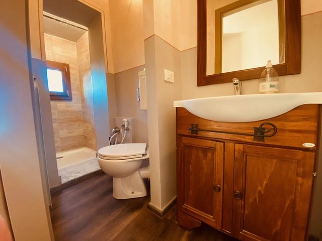 Secondo bagno con doccia